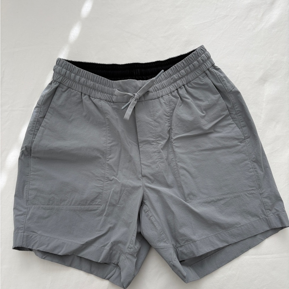 lululemon athletica Men's Light Gray Athletic Shorts